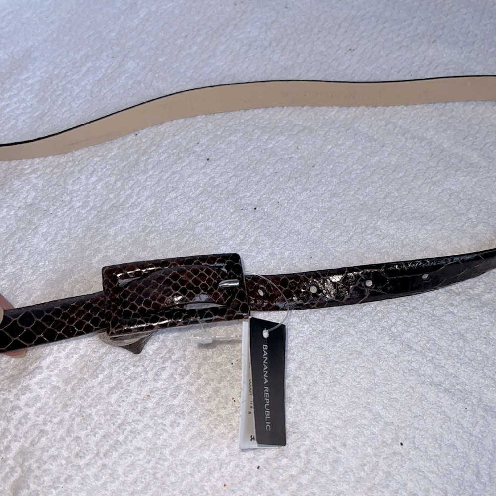 New with tags Banana Republic genuine leather belt.  Size Small